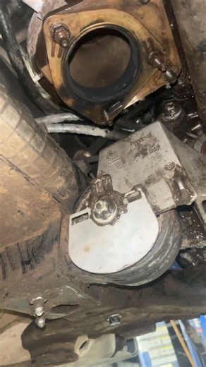 2005 Saab 93 turbo manual transmission replacing the clutch and slave cly going back together.