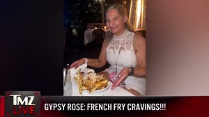 Gypsy Rose Rides TMZ Tour Bus, Dines at Lisa Vanderpump's Restaurant | TMZ Live