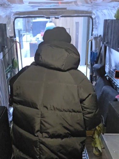 Asere, no todo en la vida se resuelve corriendo. Hay decisiones que solo se entienden cuando aprendes a escucharte. #cargovanbusiness #cargovan #cargovandriver #motivacional #motivacion