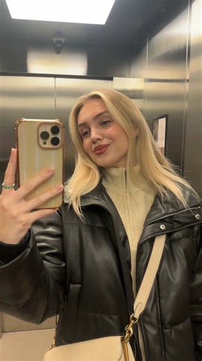 bareMinerals on Instagram: "Calling all our oily skin beauties 📞 With full, comfortable, oil-absorbing matte coverage, our BAREPRO® 24HR Wear Skin-Perfecting Matte Liquid Foundation is perfect for the days where you need your base to last all day. Test @elizabethkayeturner's new fave foundation for yourself at @BootsUK!"