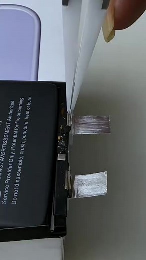 tui vẫn con iphone 13 nè, ai giống tui không | Đông Apple