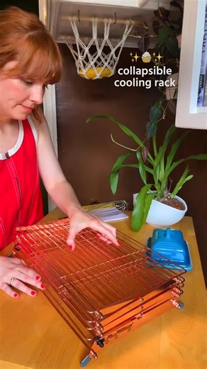  Bake more, stress less! This multi-tier cooling rack lets you cool dozens of cookies, cakes, or pastries at once — then folds flat in seconds for easy storage. 療✨ Perfect for small kitchens and big baking dreams! | Shiquick | Facebook