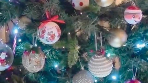 🎄✨ Feliz Navidad, comunidad de Kumdo Argentina ✨🎄 En estas fiestas queremos saludar y felicitar a todos los practicantes, alumnos, instructores y seguidores que forman parte de este camino. Gracias por el compromiso, la constancia y el espíritu con el que entrenan y hacen crecer el Kumdo en nuestro país. Que esta Navidad sea un momento de paz, reflexión y encuentro con sus seres queridos, y que el nuevo año nos encuentre unidos, con más aprendizaje, respeto y crecimiento, dentro y fuera del do