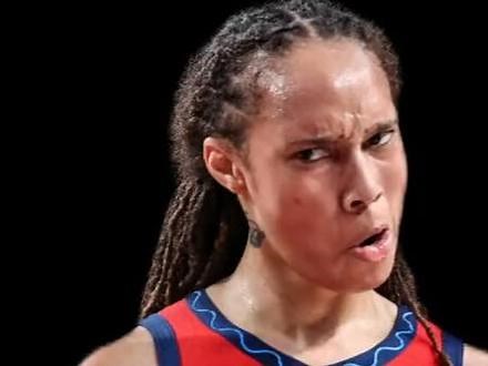 女魔兽格里娜的天赋到底有多强？格里娜的篮球生涯几乎是大满贯#格里娜 #布兰妮格里纳 #篮球 #wnba