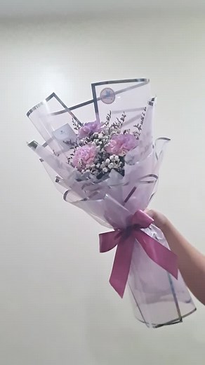 195 reactions · 19 shares | Small carnations bouquet  ✨️ . #fyp #fbreels #highlights #bouquet | Florabelle | Facebook