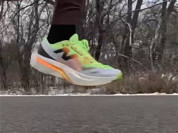 New Balance SC Elite v4