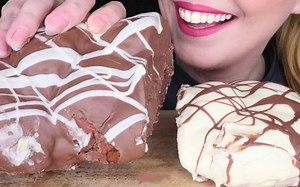 超绝口感希腊TSOUREKI巧克力面包🍩极度诱人真实咀嚼声【焦糖海盐小姐姐】