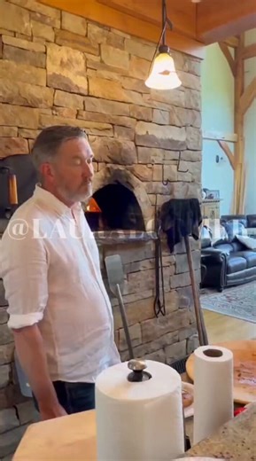 Thomas Massie @RepThomasMassie is appearing on a Nazi’s livestream bragging about his home’s oven.This conduct is way below the standards of a sitting member of Congress.Massie should seek mental help.