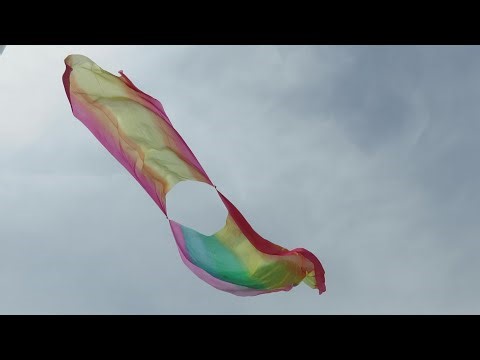 Two silks flying in the sky, billowing in the spring breeze