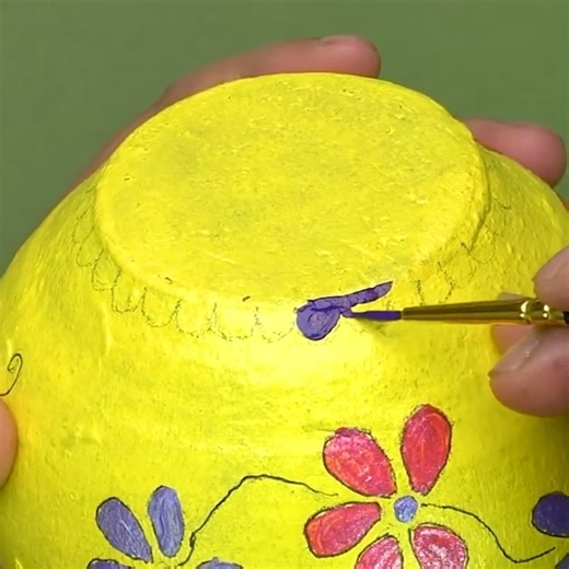 9.6K views · 146 reactions | A beautiful pot idea to keep on the table | Magic Handicraft Projects | Facebook