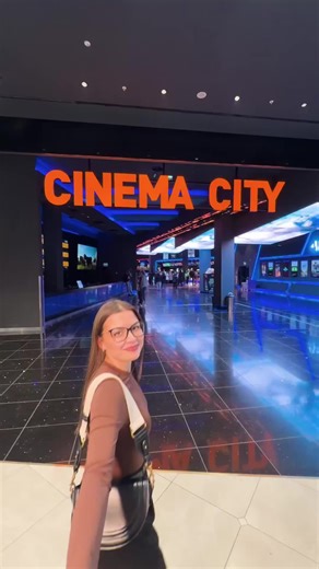 🔸Teplý a studený bufet🍕 neomezená zásoba popcornu, nachos a nápojů🥤🍿 film z pohodlí kožených nastavitelných sedaček = VIP Cinema City Chodov!😍 ➡️Vyzkoušejte si u nás tenhle all inclusive filmový zážitek, vstupenky na vás čekají tady👉 https://bit.ly/vip-cc-chodov #cinemacity #cinemacity_cz #vipchodov #budteutoho #huradokina