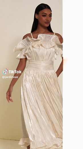 Off-Shoulder Vacation Dress Ideas | Summer Vacation Dress Inspiration