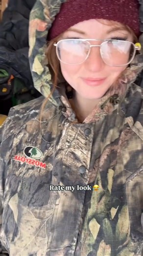 I give it a 12 out of 10 because that’s how cold it was that day 😂 not the most stylish look but at least I’m warm! #snowday | Viki Keepu