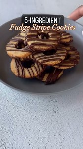 These fudge stripe cookies are a gluten-free, dairy-free, and egg-free twist on classic Keebler shortbread! 🍪✨ Made with just 5 simple ingredients, they're crunchy, sweet, and perfect for little hands and the whole family. 👉 Find the recipe linked in the comments! | Feeding Tiny Bellies