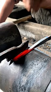 166K views · 1.1K reactions | folding a rubber tapping knife with traditional tools #blacksmith #knifeskills #brewery #rubber #fypreelsfbpro | Bujang Kedat | Facebook