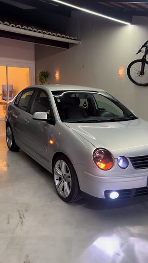 Polo Sedan 2006: Estilo e Performance do Carro Rebaixado