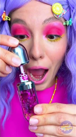 SPARKLES HACK 😻💚 How To Make A Lip Gloss Even More Shiny!