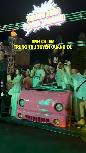 539K views · 6.7K reactions | Xe Quân K Đi Vào Bar đã sẵn sàng cho các Đêm diễu hành Trung Thu Thành Tuyên các ngày 2-3-4/10 ❤️ #quankdivaobarr #vtmgr #QuanNhauTuDo #Lexman #esimdulich #OAPhaoFarmstay #LaReginaCruise #trungthutuyenquang | Quân K Đi Vào Bar | Facebook