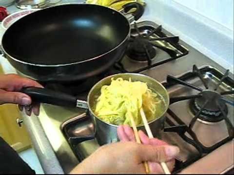 How to Make Stir Fried Chinese Noodles - Authentic Chinese Style - Quick & Easy Recipe