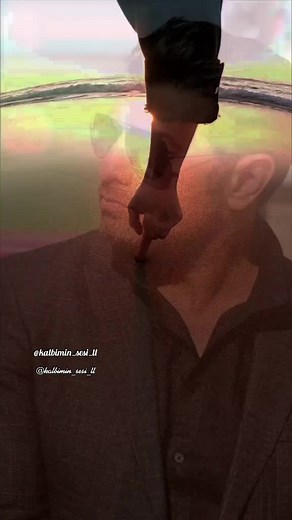 Stunning Sunset Beach Scene: A Moment of Serenity