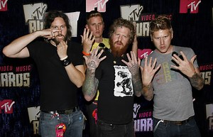 Mastodon singer stars in TV commercial for Atlanta bar – video