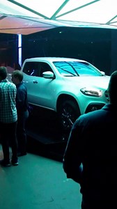 514K views · 1.1K reactions | Nach Berlin und Paris erobert die X-Klasse nun auch London. Am 26. Januar 2018 ist es soweit: unser Event 60 minutes with X geht in die nächste Runde. Freut euch mit uns auf einen exklusiven Abend mit einem Live Act in einer unvergesslichen Location. Alle Bilder und Highlights hier: https://www.mercedes-benz.com/x-class/de_de/hub/articles/60-minutes-berlin.html #60minuteswithX #XClass #XtraClass | Mercedes-Benz Deutschland | Facebook