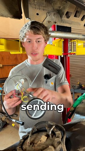 Mayson Dunsford on Instagram: "A common problem for the 6.0 PowerStroke #ford #f250 #f350 #powerstroke #superduty #dieselmechanic #fordf250 #mechanic #fordtech #flyingwrenches"