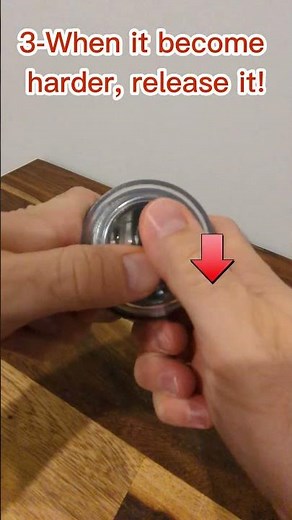 How to use the gyro ball #tiktokmadebuyit #viral #gripstrenght #grip #gyroball #gyroscope