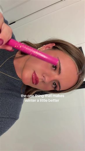 this is the best freckle pen I’ve ever used #fakefreckles #frecklepen #summer #summermakeuplook