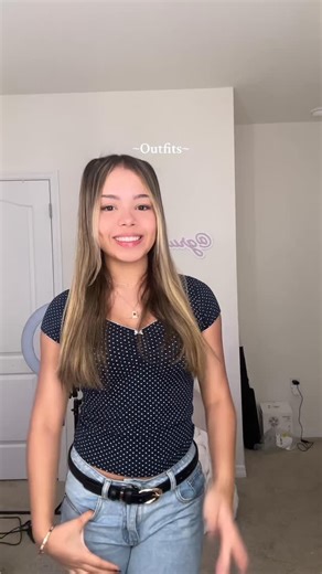 Sara💞 on Instagram: "cual es tu favoritoo #reels #viral #relatable #contenido #makeup #imjustagirl #beautycontent #beauty #ootd #outfit #outfitinspiration #outfitideas #ootw #clothes #outfitinspo"