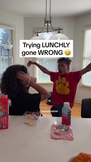 Trying lunchly gone bad 🤣🤣🤣 but they loved it though ☺️ @LUNCHLY @Feastables @MrBeast @Logan Paul @KSI @PRIME #lunchly #prime