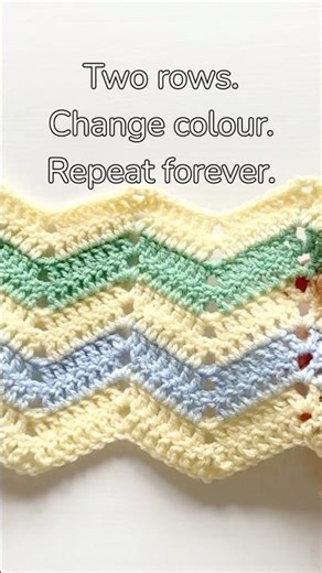 Two rows. Colour change. Repeat forever. 🧶