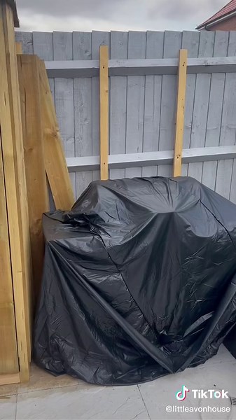 DIY bin shed and bbq area✨ apologies i missed a steps! And we also need to paint the last of the slabs that were underneath the bar originally 🎨