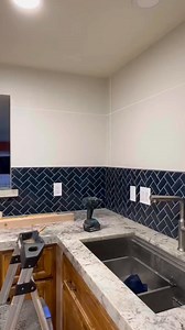 45.A little explanation behind the floating shelve. Full reveal of this kitchen shelving system coming tomorrow. #Woodworking #woodwork #howto #DIY #SmallBusiness #kitchen #shelving #floatingshelves #rem | Diy Shelves