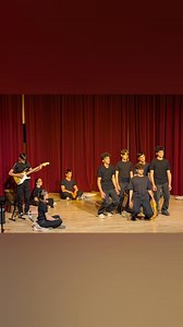 🟡 ℝ𝔼𝕋𝕆𝕌ℝ 𝔼ℕ 𝕀𝕄𝔸𝔾𝔼𝕊 --> Option Théâtre 🎭 Bravo à l'option théâtre du collège Sacré Cœur ! Mercredi 4 juin, nos jeunes talents ont brillé au lycée @lyceendduroc. Les 4èmes ont électrisé la scène avec "L'art et la manière" de Georges Perec, une pièce absurde qui a révélé leur dynamisme et leur fraîcheur. 🌟 Les 3èmes, quant à eux, ont ému le public avec "Traversée" d'Estelle Savasta, abordant un sujet sensible avec une justesse incroyable. Quelle performance ! La semaine prochaine, le 