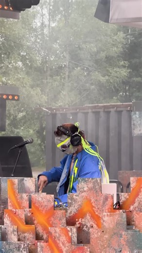 OPENING PERFORMANCE OF GARBICZ 2025 THROWBACK 📸✨ We’re calling back the performative opening of this year’s festival - dedicated to all the people who are making GARBICZ come alive. Big thanks to everyone who contributed to this year’s performance by NOT MY WORLD in collaboration with the incredible crew of WIESE, and the special appearance of MIMI LOVE @mimi_love_berlin, who then made everyone dance to her set. DIRECTED by @freudenlabor CHOREOGRAPHY @madlen.revlon MUSICAL DIRECTION @danilotimm