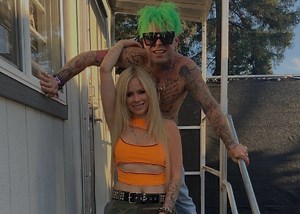 3rd time's the charm? Avril Lavigne is engaged again [photo]