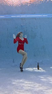 481K views · 2.5K reactions | How to dance at the bottom of the pool! Just exhale air before submerging 贈‍! #Pool #Underwater #dancereel | kristimakusha | Facebook