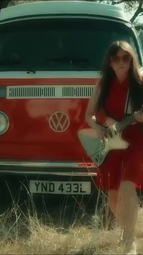 Just over a month until I’ll ship all these preorders to you! ❤️ 12 new songs - and you can find a little summary of each one of them here: https://arielle.store! 🌼 | Arielle