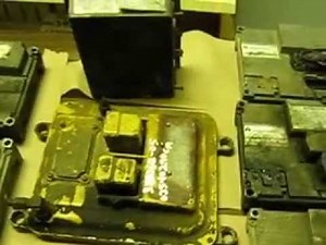 NAVISTAR DIESEL ECM DT466 T444E