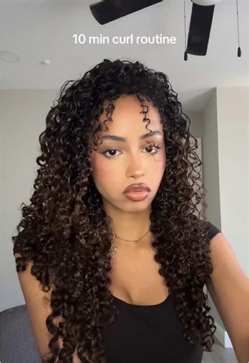 10-Minute Curl Routine for Gorgeous Curly Hair
