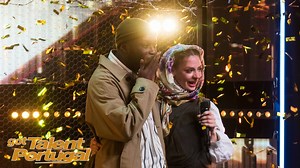 🛎️ Mais um botão dourado no palco de todos os talentos, Dakota & Nadia! Desta vez foi o botão da jurada Sofia Escobar. 🤩 Reveja todas as atuações no nosso canal de youtube 👉 https://youtu.be/WaPbe3QH7VE #GotTalentPortugal #RTP1 #FremantlePT | Got Talent Portugal