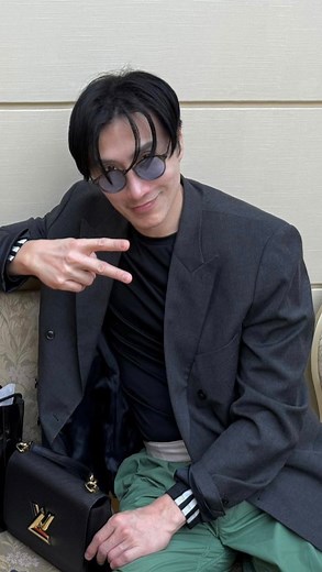 CHUANDO TAN 陈传多 on Instagram: "I should walk more and sit less 😎 What about you? Have you incorporated a daily walking routine into your health regimen? If only we could do 10k steps daily 🤍"