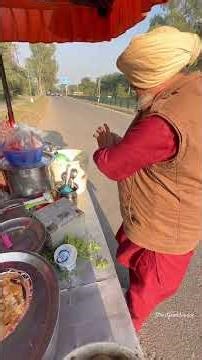 Sardar Ji from Uttar Pradesh Serving Gol Gappe, Dahi Bhalle & Papdi Chaat in Chandigarh