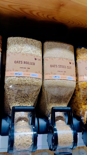 Know your food 🍲 Steel Cut Oats 🌾 Steel-cut oats are whole oat grains (kernels) cut into 2-3 pieces, resulting in a chewy texture, nutty flavor, and a longer cooking time compared to rolled oats. They are highly nutritious, rich in fiber, particularly beta-glucan, which supports heart health and digestion, and contain protein, vitamins, and minerals. Steel-cut oats have a lower glycemic index than more processed oats, helping to stabilize blood sugar and keep you feeling full longer. Character