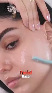 Easy removal of peach fuzz while gently exfoliating skin. Lifetime premium dermaplaning razor. Designed for easy handling and optimal performance for self-care. Features ✔️Provides easy removal of peach fuzz and gentle exfoliation of dull, dead skin ✔️Stainless steel blades are sanitary, durable and easy to clean For optimal performance, replace razor blades every 2 - 3 months or as needed ✔️Safety cap included for storage ✔️Get replaceable blades for 100tk | DHEO