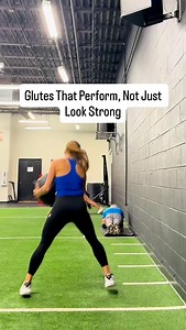 The fitness industry has turned glute training into a look, not a function. Everything is about shape, size, and “the burn.” But big glutes don’t automatically mean powerful glutes. True power isn’t about how your glutes look, it’s about what they can do. Your glutes are the engine of athletic movement. They create speed, absorb impact, and stabilize your entire system. If you only train them for aesthetics, you’re missing their real job. Here’s how to actually build glute power: 1️⃣ Strength fi