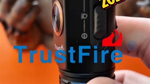 🔥【战术手电还能这么玩？】Trustfire TC50暴力测评：照明 破窗 防身，这手电是要逆天！