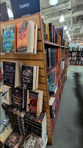 CHAPTERS Canada Finds