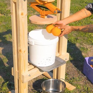 126K views · 324 reactions | Fresh squeezed, fast: DIY fruit harvesting tool! | 5-Minute MAGIC | Facebook